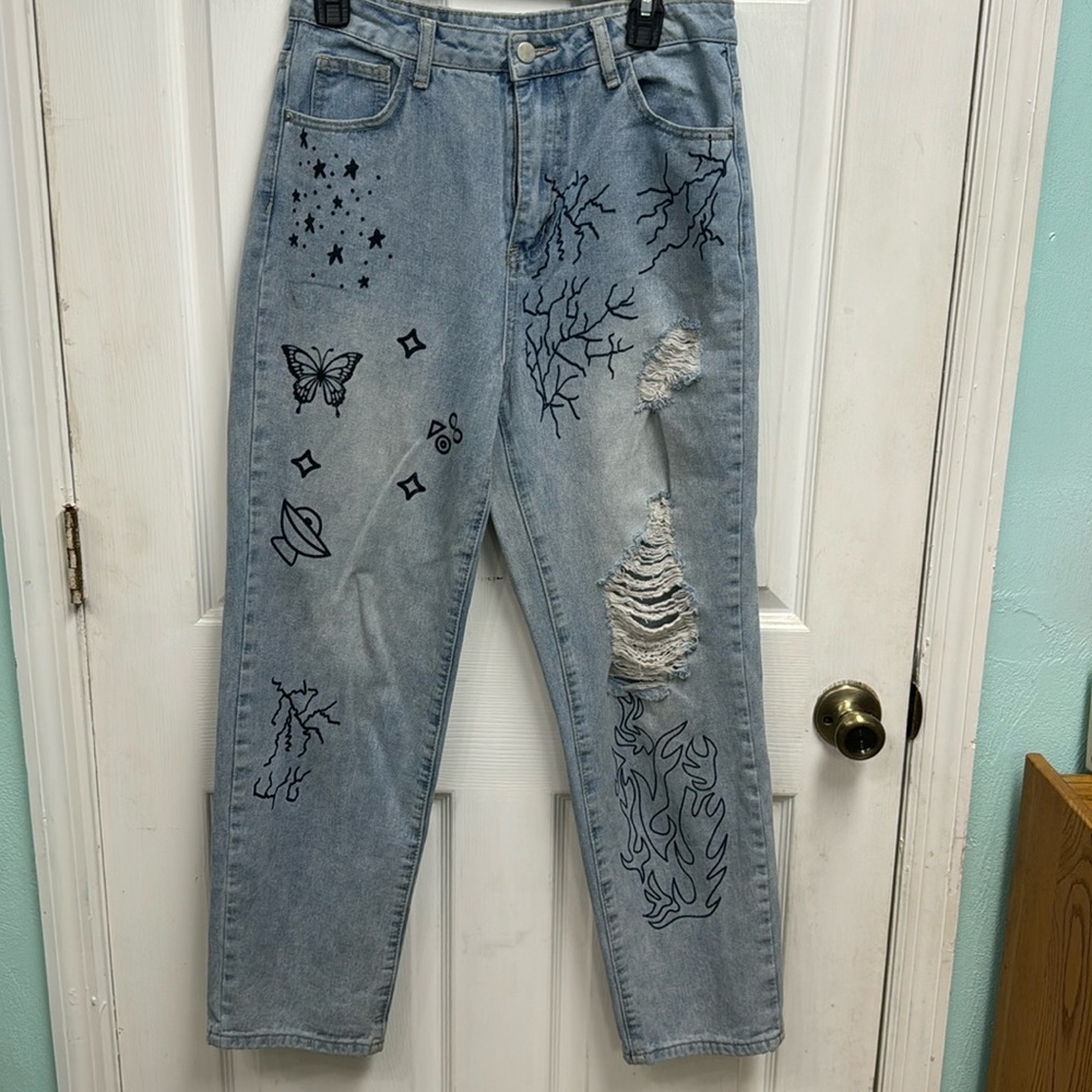 SHEIN Graffiti and tattered jeans Sz. Medium
